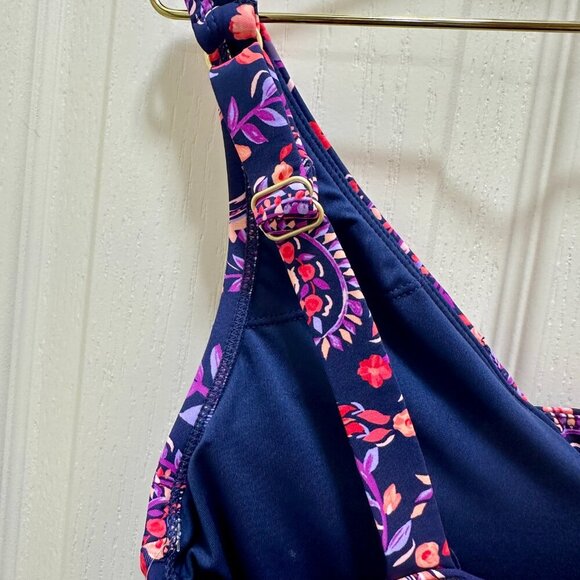 Lands' End Women's One Piece Swimsuit Size S Purple Floral UPF 50+ Feminine NEW - Picture 8 of 12